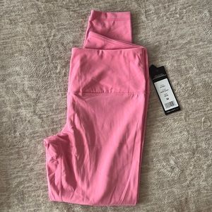 Brand new Yogalicious 7/8 leggings